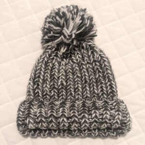 Hollister Gray Pom Pom Beanie One Size Thick Plush Winter Hat